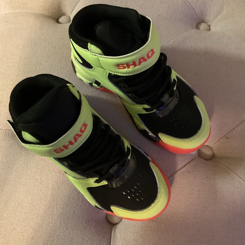 Boys' High-Top Basketball Sneakers - Neon Green/Black/Red. NEW. SIZE 11 - Picture 5 of 10